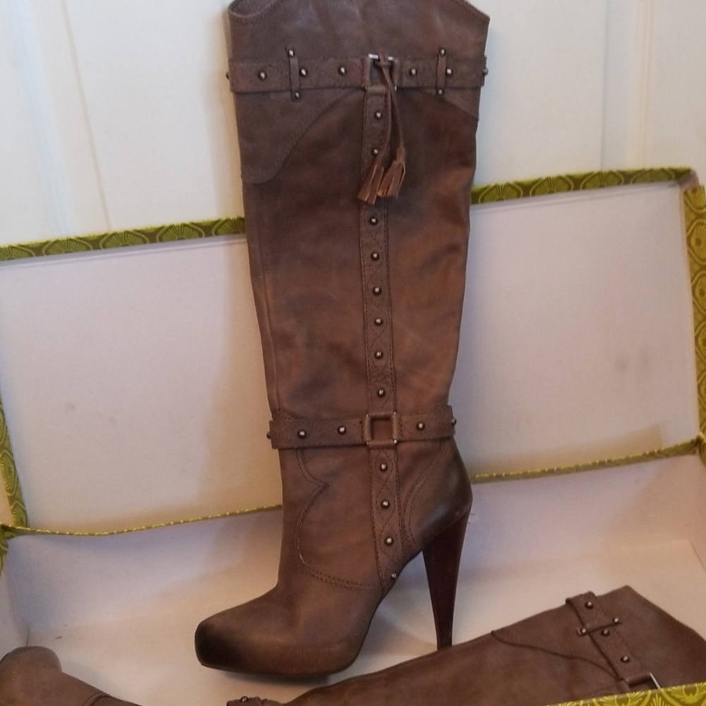 Gianni Bini Boots - Picture 2 of 3
